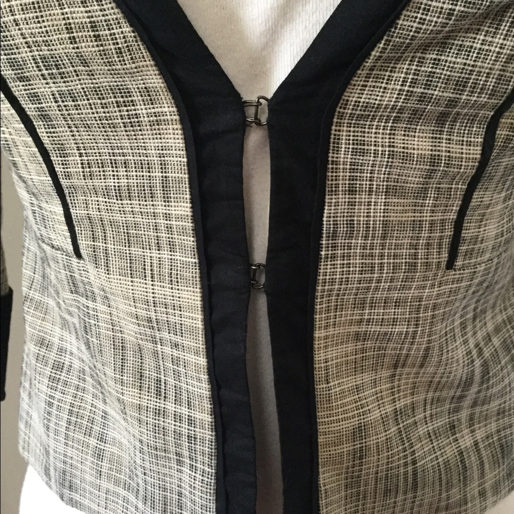 The Limited Collection Short Jacket - Picture 6 of 7